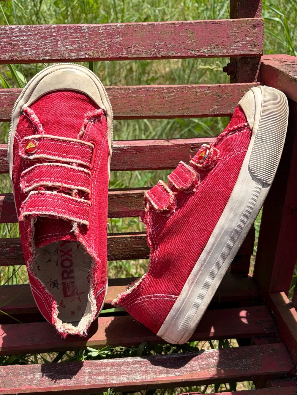 ROXY Shoes SKIPPER Sneakers Slip On Red Canvas White Size 7.5